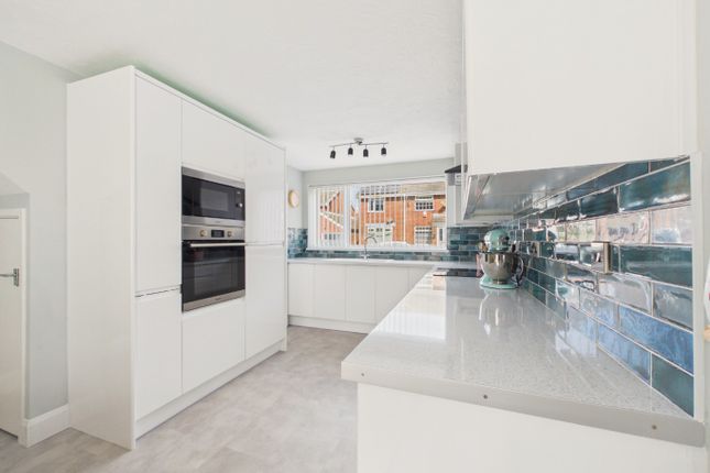 130 Maplewood Avenue, Hull, East Riding Of Yorkshire photo 3
