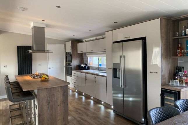 129, Heron Lakes Luxury Lodge Park, Routh, Beverley photo 2