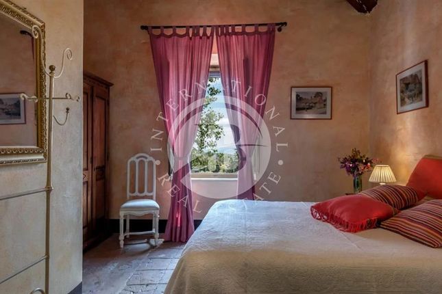 Villa for sale in Siena, Tuscany, 53100, Italy