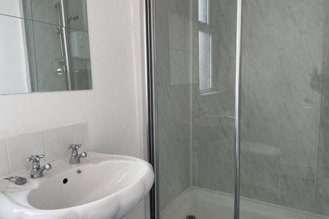 4 Bonville Terrace, Swansea photo 4