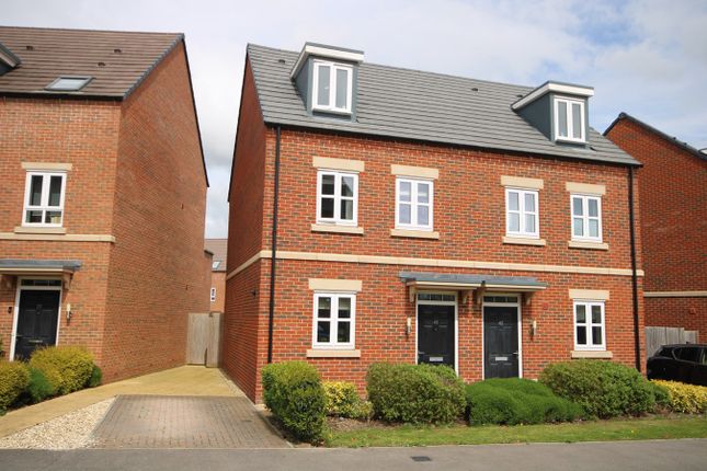 Town house for sale in Fetlock Drive, Newbury