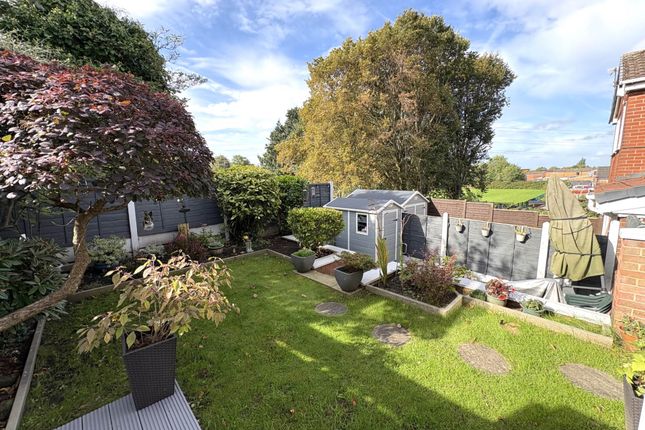 11, Partridge Way, Oldham photo 2