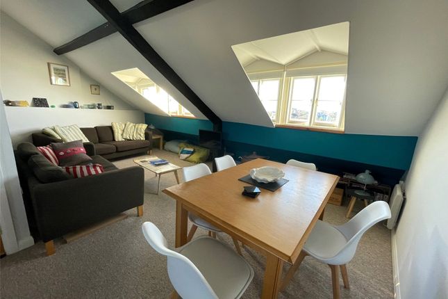 Flat 6, Cheltenham House,, Tudor Square, Pembrokeshire photo 3