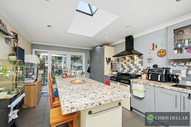 4, Cillocks Close, Hoddesdon photo 2