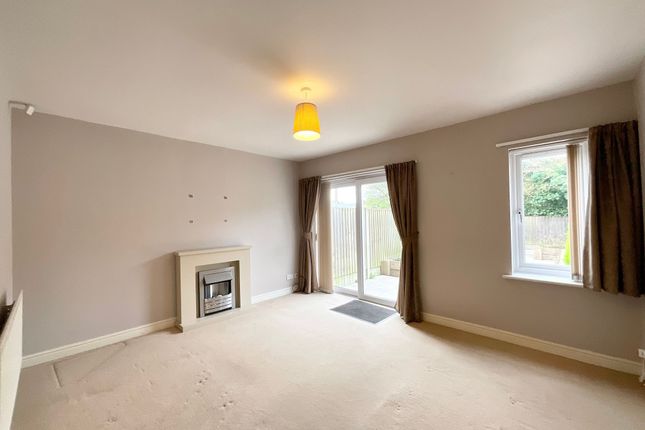 6 Richmond Mews Stafford Close, Stone photo 3