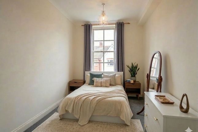 7 , Fisher's Close, London photo 4