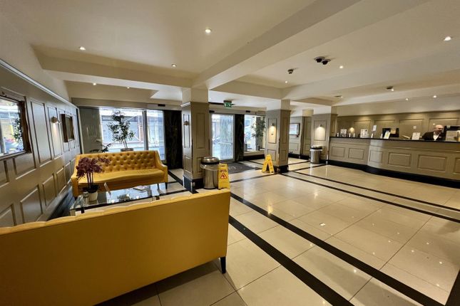 605, Chelsea Cloisters, Sloane Avenue, London photo 4