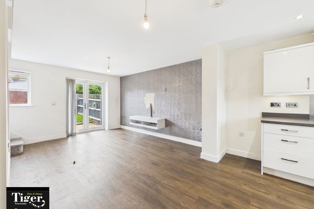 10, Highfield Gardens, Blackpool photo 4