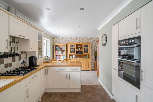 28, Somer Avenue, Radstock photo 2