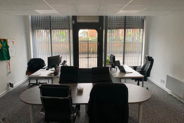 Studio house on 24-26, Elmton Road, Worksop, £400/mo