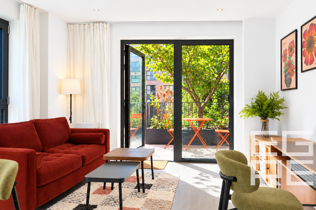 5, Azure Apartments, Hackney photo 3