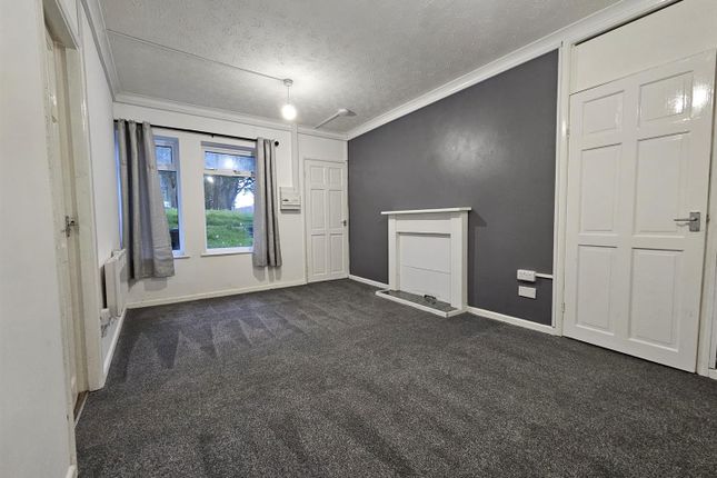 63, Gordon Crescent, Brierley Hill photo 3