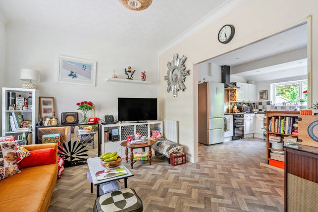 31, Langmans Way, Surrey photo 4