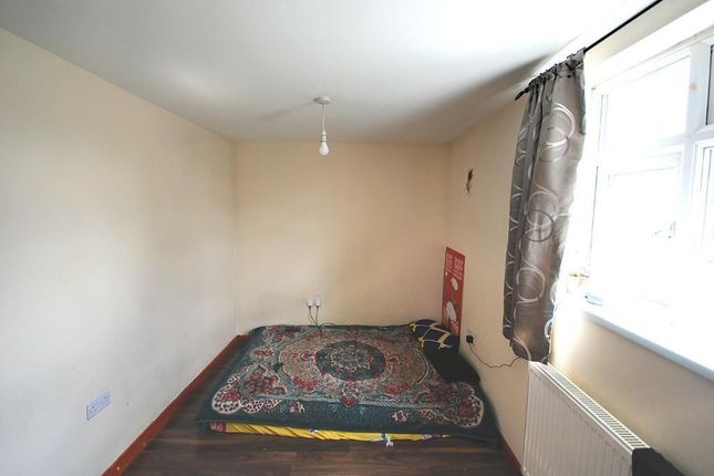 10A KATHLEEN AVENUE, WEMBLEY photo 4