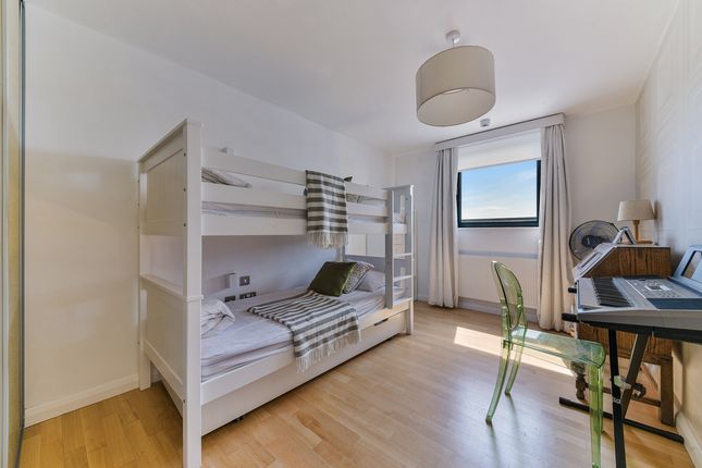58, 2 Stanley Road, London photo 3