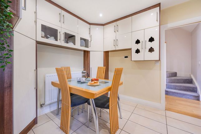 36 Farnesdown Drive, Wokingham photo 5