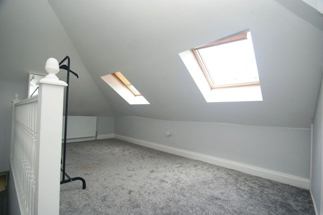 Flat to rent in Surrey Road, Cliftonville