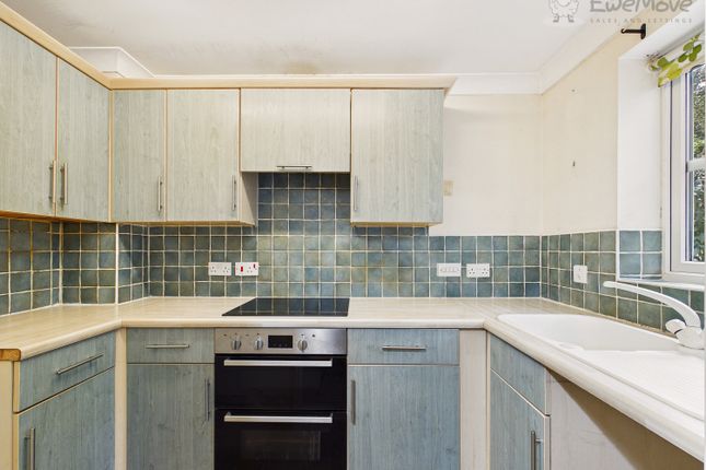 13, Campion Court Willand, Cullompton photo 4