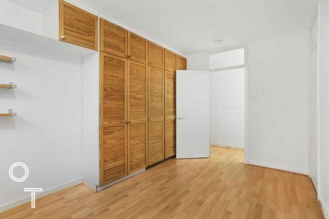 Flat for sale in Allcroft Road, London