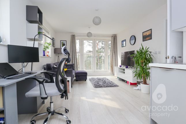 9 Crane House, Hurst Avenue, Camberley photo 4