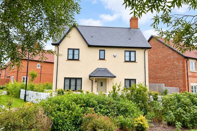 3-bed house on Hyacinth Grove, Woodhurst Park Warfield, £2,700/mo