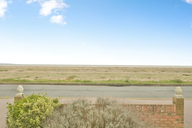 95, Coast Drive, Romney Marsh photo 4