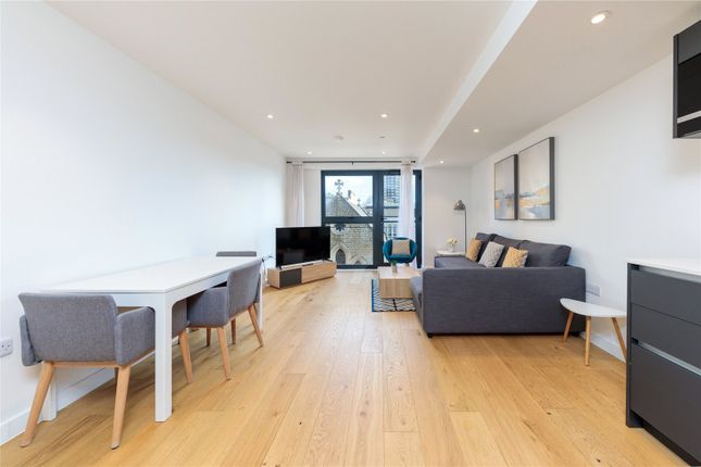 Thumbnail Flat to rent in Eastlight Apartments, London