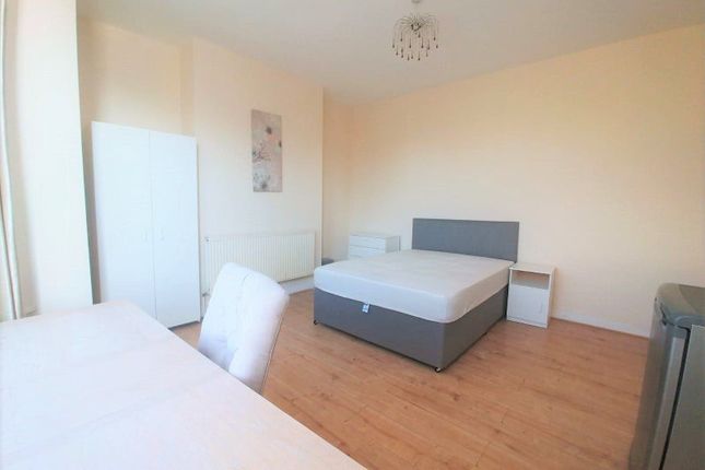 Thumbnail Room to rent in Princess Road, Manchester