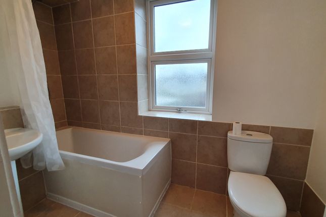 79C, Maidstone photo 5