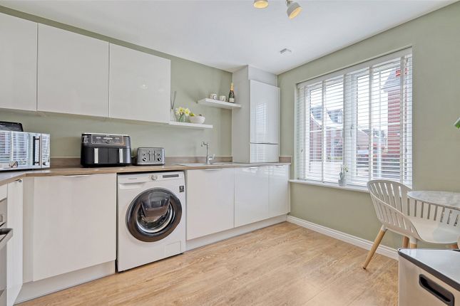 17, Sandy Crescent, Great Wakering photo 4