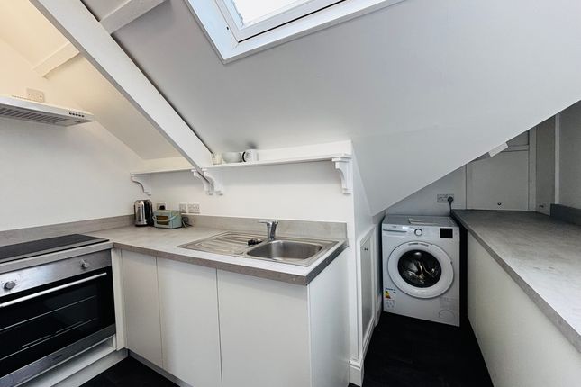 Top Flat, 39, Morrab Road, Penzance photo 4