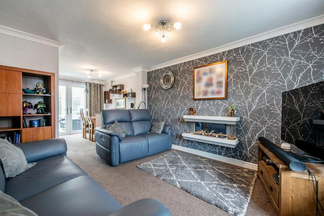 25, Hurst Brook, Chorley photo 2