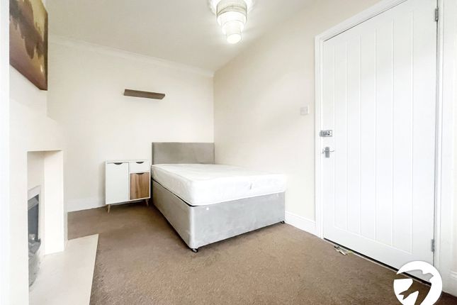 Room 2, 80, Tonge Road, Kent photo 2