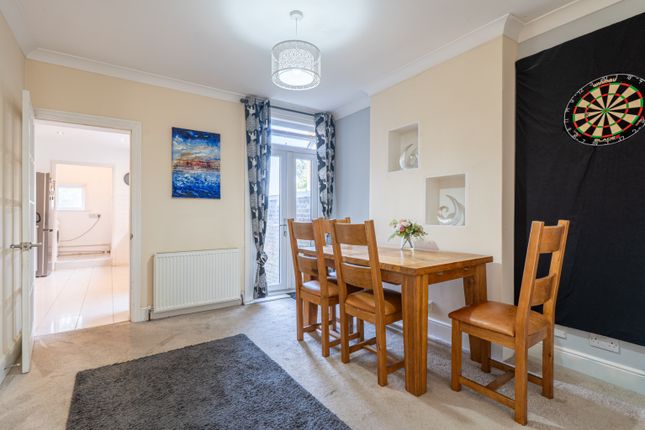 32 Burnham Road, Dartford, Kent photo 4