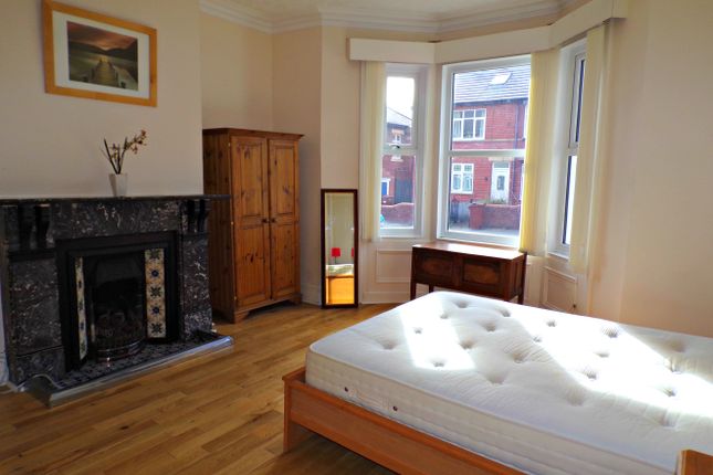 55, Newcastle upon Tyne photo 2