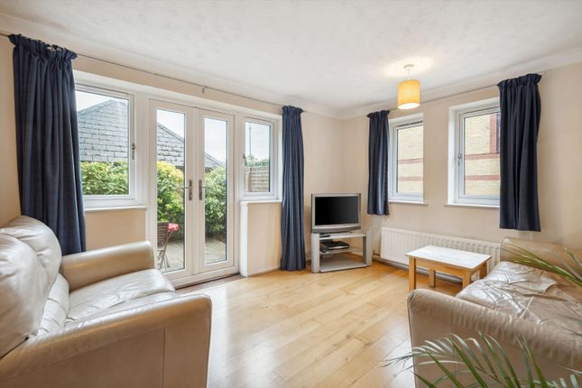 Maisonette for sale in Cork Square, Wapping, London