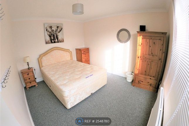 Spacious Ground Floor Double Room