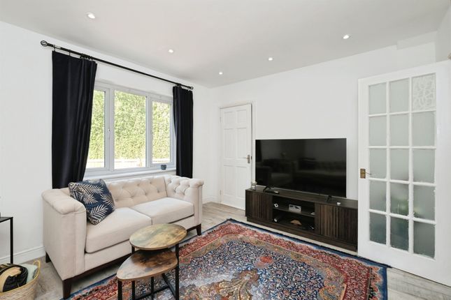 20, Bracken Close, Nottingham photo 3