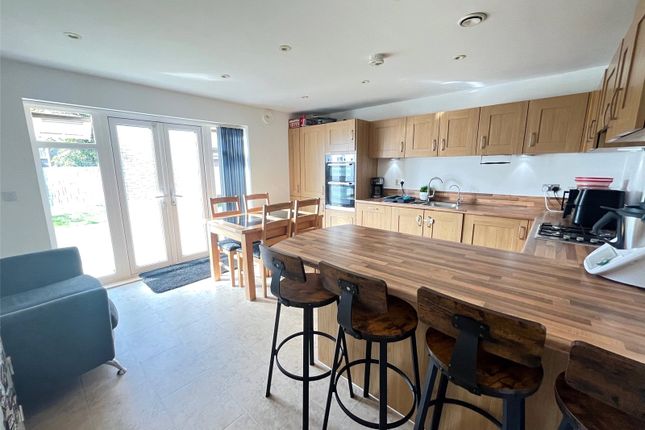 4, Battle Avenue, DAVENTRY photo 3
