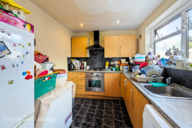 28, Gillett Avenue, London photo 4