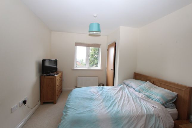 Flat for sale in Providence Hill, Bursledon, Southampton