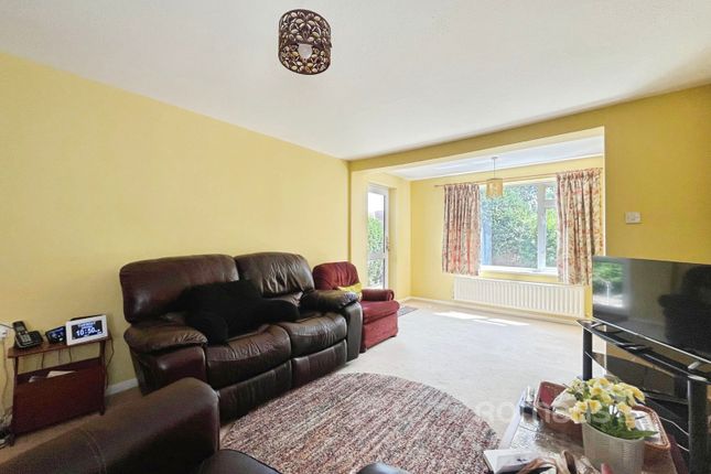 38A,, West Avenue, Surrey photo 2