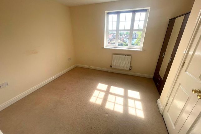 Flat to rent in Shillingford Close, Mill Hill