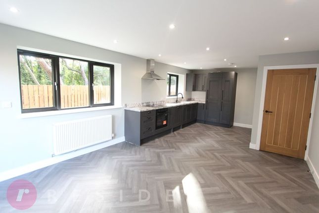 111, Platting Lane, Rochdale photo 3