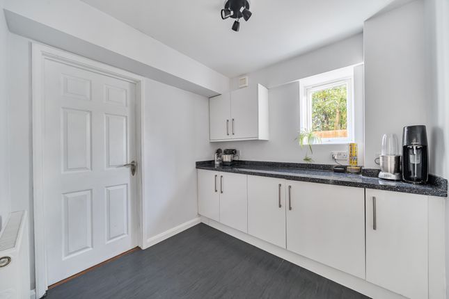10 Westmead, Woking photo 4