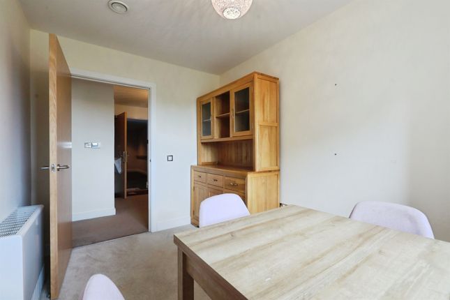 64, Tithe Lodge, Little Park, Southam photo 4