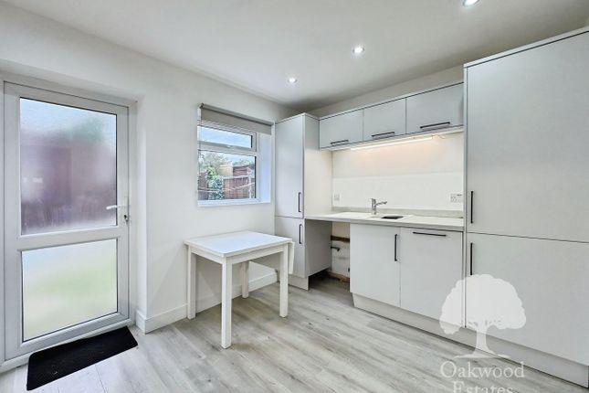 1a, Oatlands Drive, Slough photo 5