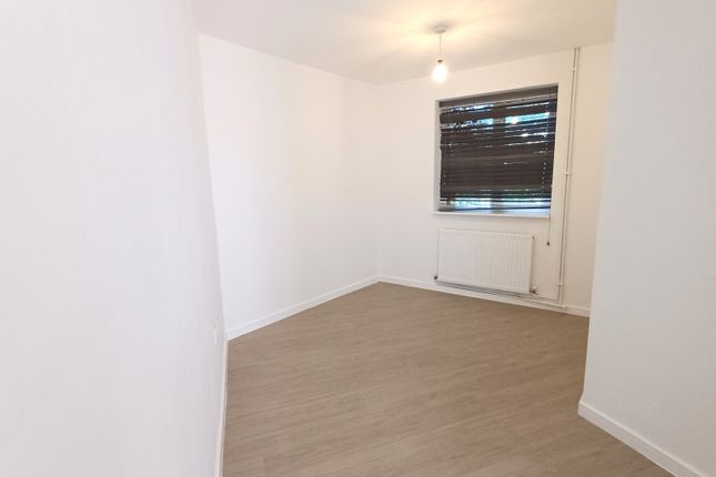 2C, Hales Drive, Kent photo 4