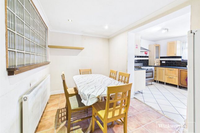 2, D'arcy Drive, Middlesex photo 3