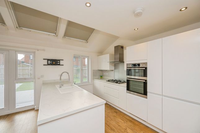 71, Whitwell Drive, Burton-On-Trent photo 4